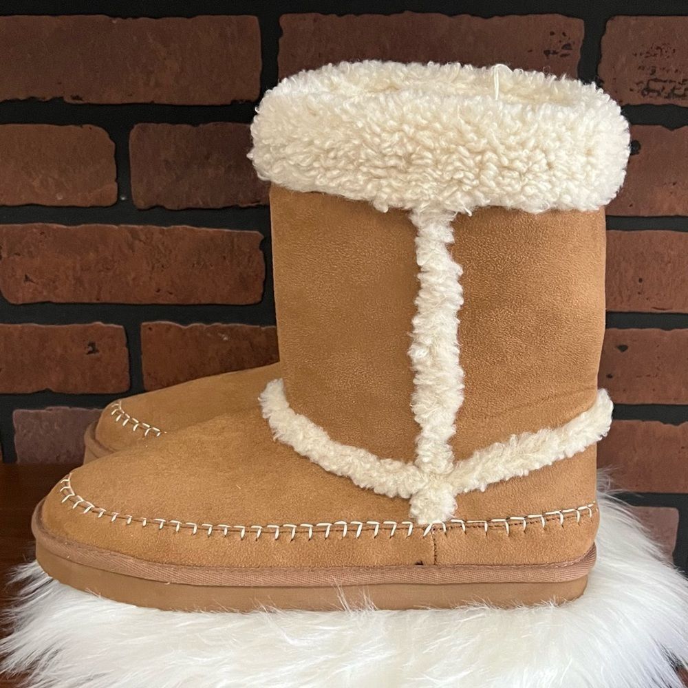 SOLD~American Eagle Mid Calf Faux Fur Boots Womens Sz 11 Tan Beige Cozy Comfy - Picture 5 of 7